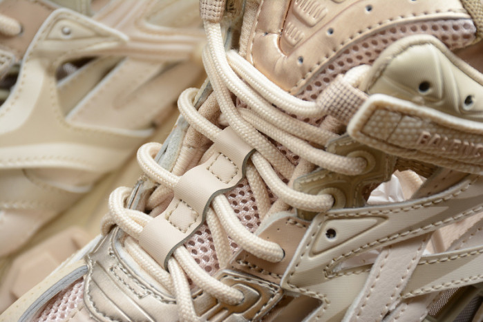 Ba*len*cia*ga track 4 ecba8114552