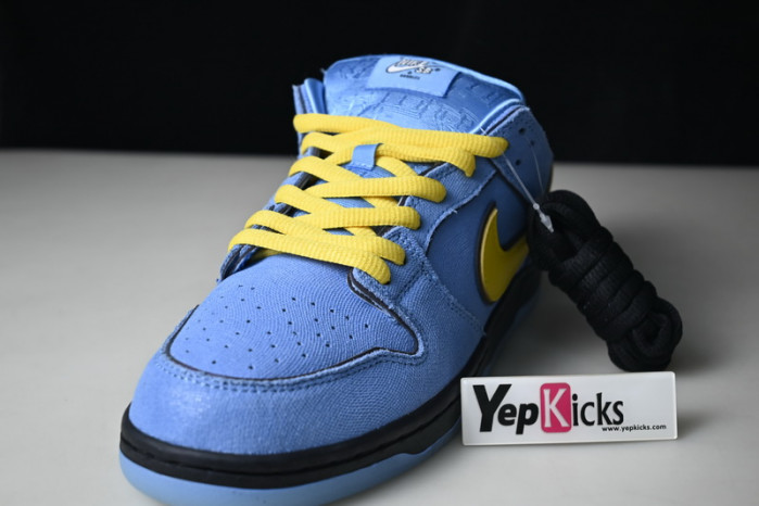the powerpuff girls x nike sb dunk low “bubbles fz8320-400