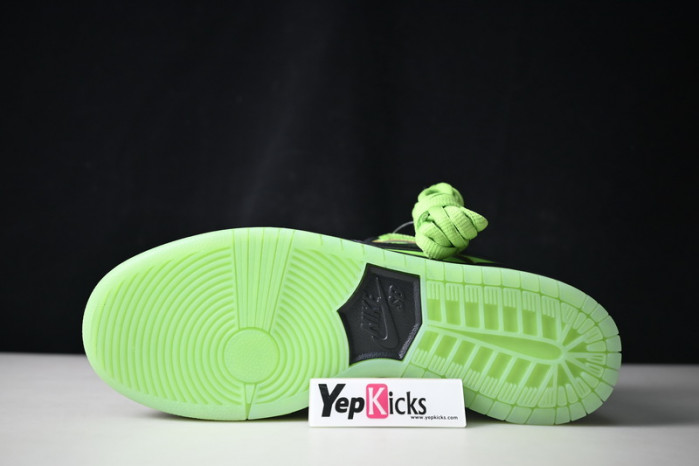 the powerpuff girls x nike sb dunk low “buttercup” fz8319-300