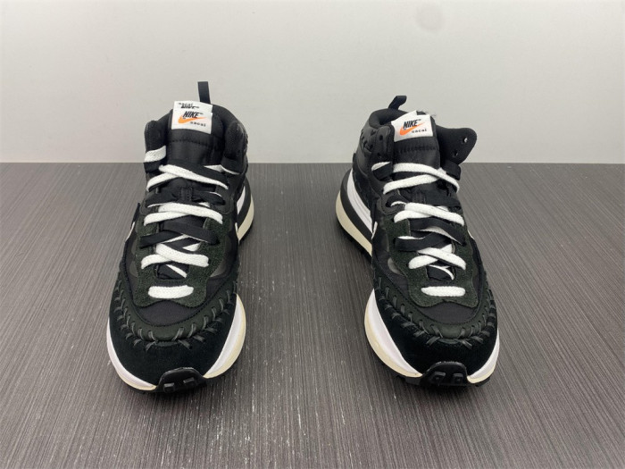 nike vaporwaffle sacai jean paul gaultier black white dh9186-001