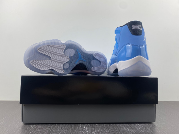 air jordan 11 "pantone" 717602-900