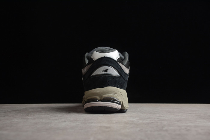 new balance 2002r black dark grey white m2002rr1