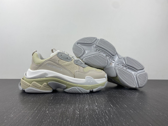 Ba*len*cia*ga triple s sneaker w2fw4 9790