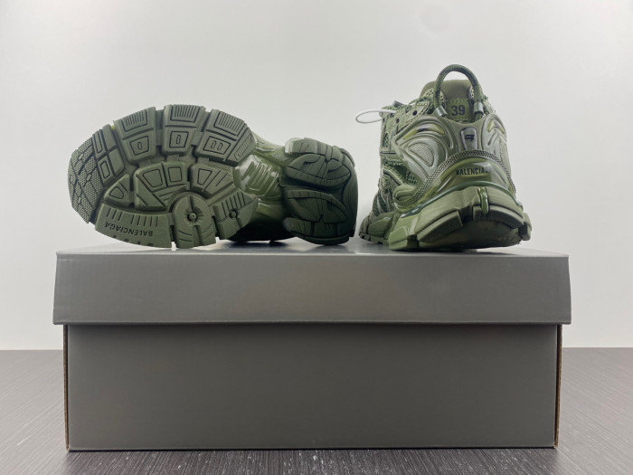 Ba*len*cia*ga runner w1rn3 2025