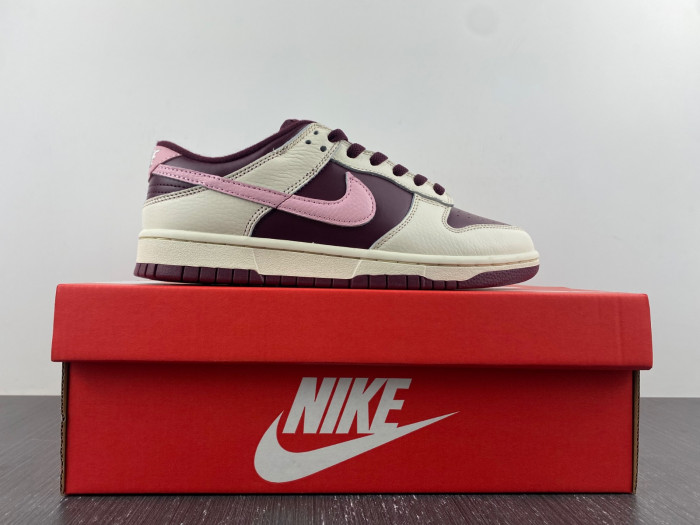 nike dunk low “valentine’s day” dr9705-100