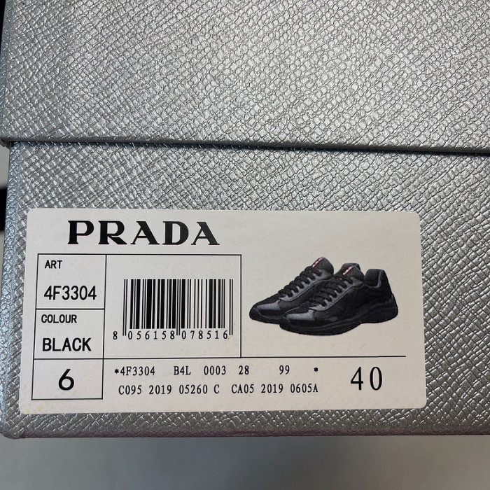 pra*a sneaker p053