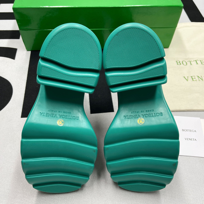 Bo*te*ga ve*ne*ta bv032