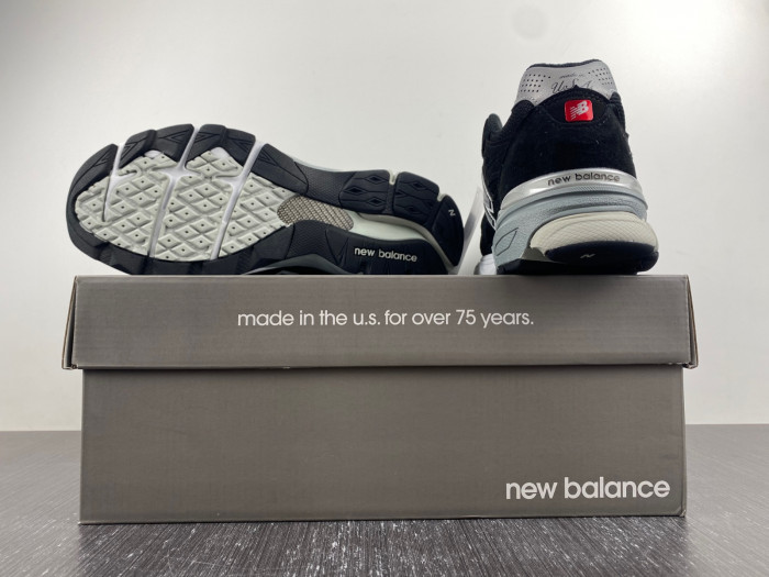 new balance 990v3 black white m990bs3