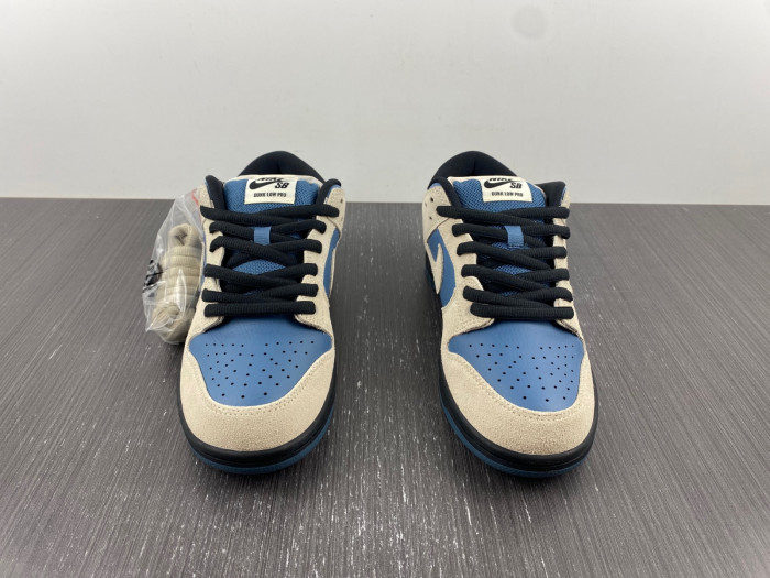 nike dunk low light cream thunderstorm bq6817-200