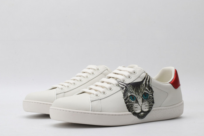 g*u*i ace embroidered low-top sneaker g104