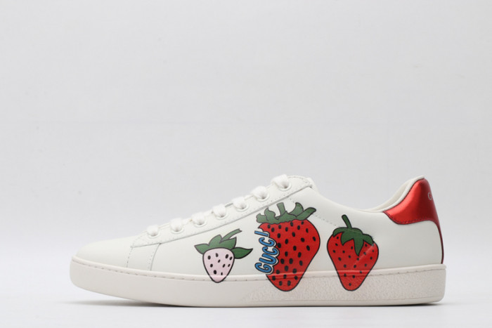 g*u*i ace embroidered low-top sneaker g102
