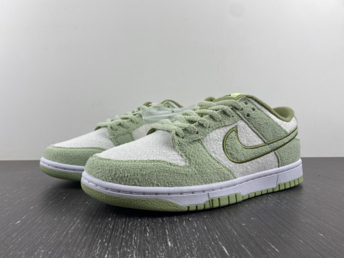 nike dunk low fleece pack honeydew dq7579-300