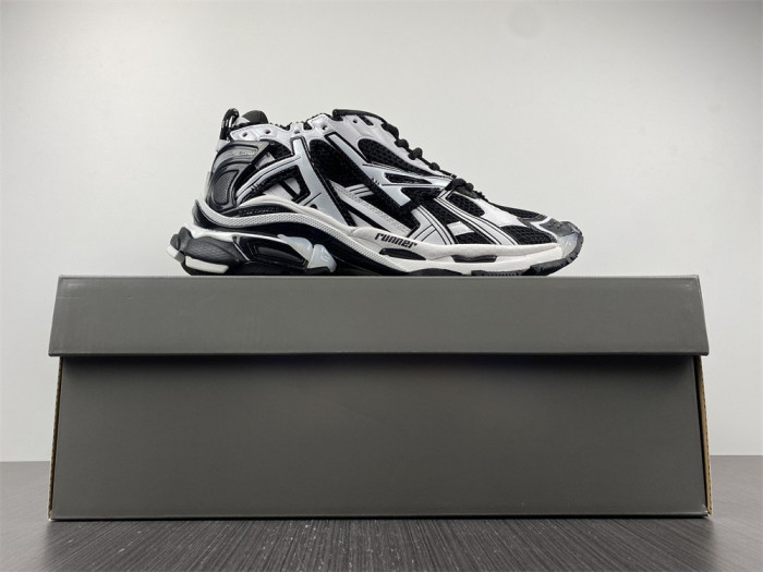 Ba*len*cia*ga runner w3rb2 9010