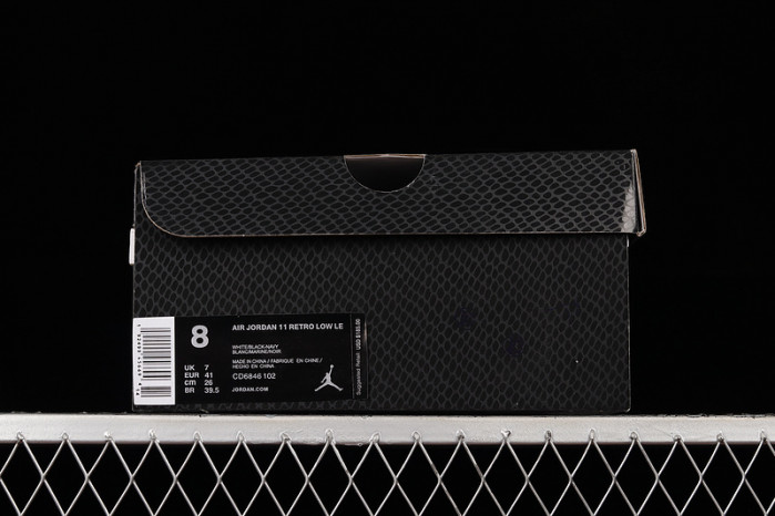 air jordan 11 low blue snakeskin cd6846-102