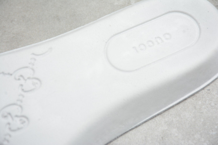 g*u*i ace embroidered low-top sneaker e2282