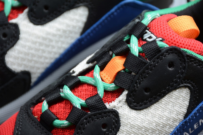 Ba*len*cia*ga triple s w09o5 9028