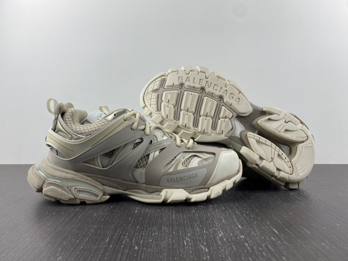 Ba*len*cia*ga track w3fe4 9697