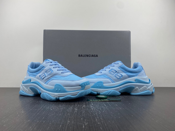 Ba*len*cia*ga triple s sneaker w3cu2 4045