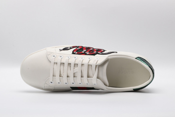 g*u*i ace embroidered low-top sneaker e2306