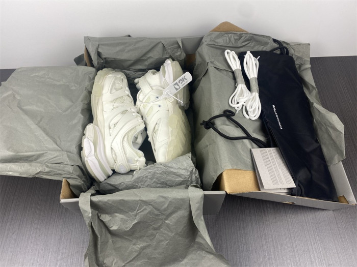 Ba*len*cia*ga track w3cr1 9000