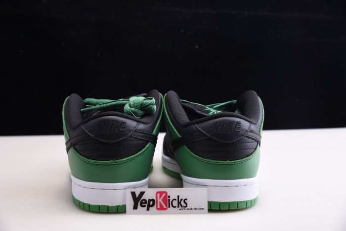 nike sb dunk low “classic green” bq6817-302