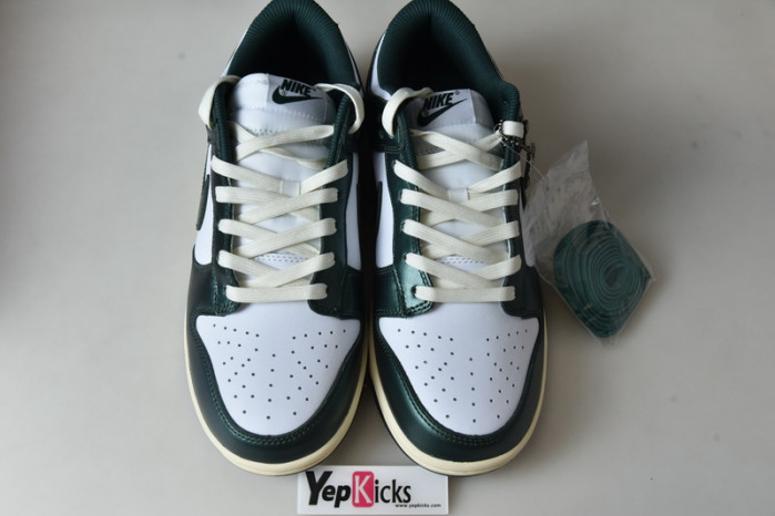 nike dunk low vintage green dq8580-100