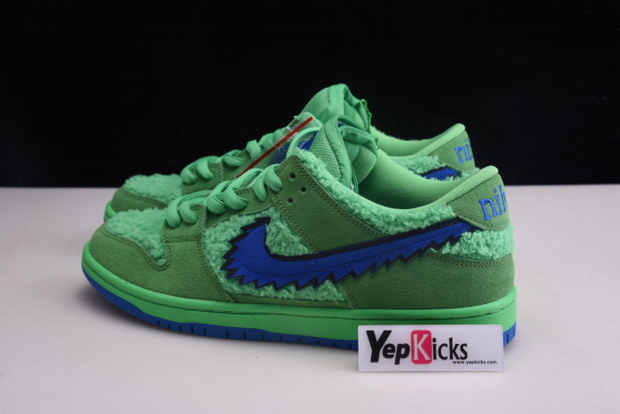 dead x nike sb dunk low“ green bear” cj5378-300