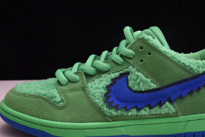 dead x nike sb dunk low“ green bear” cj5378-300