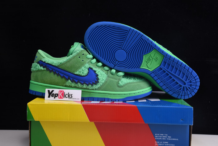 dead x nike sb dunk low“ green bear” cj5378-300