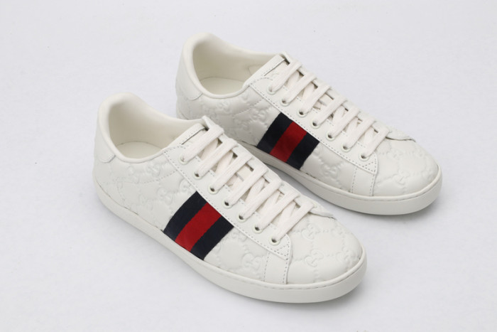 g*u*i ace embroidered low-top sneaker e2326