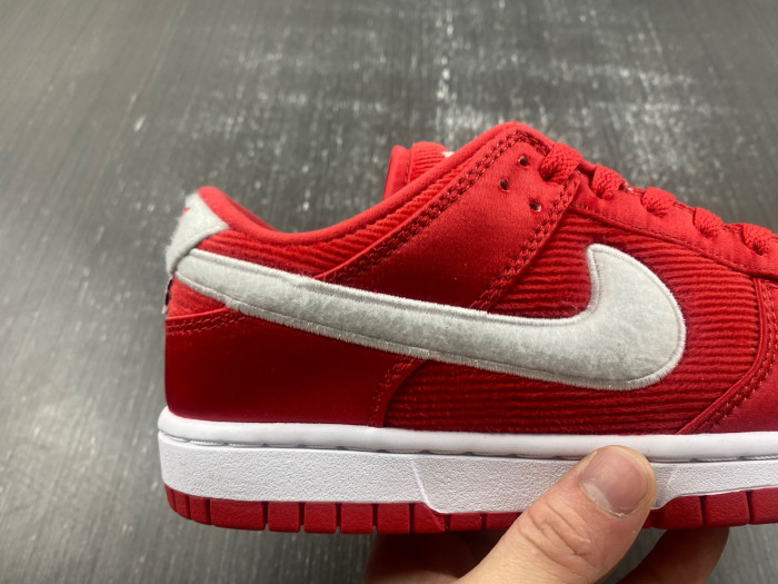 nike dunk low gs “valentine