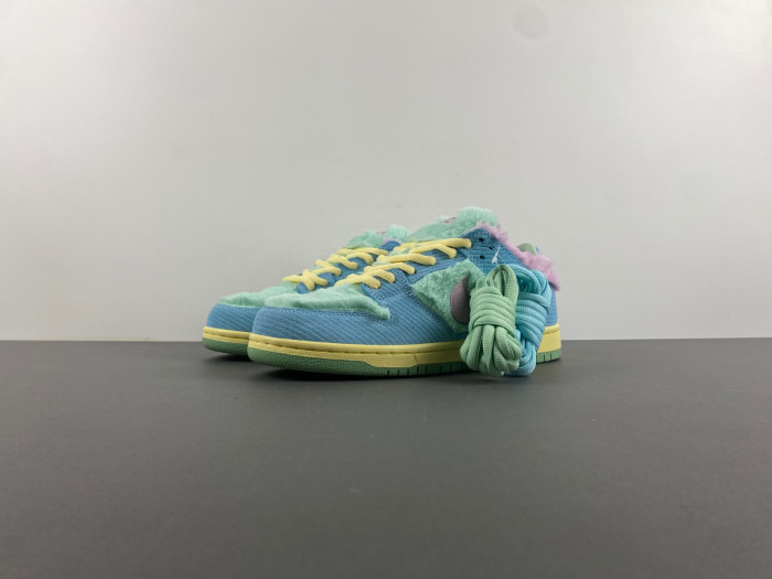 verdy x nike sb dunk low “visty”