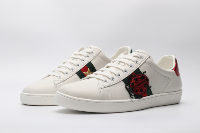 g*u*i ace embroidered low-top sneaker e2304