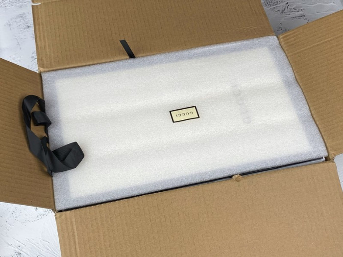 g*u*i ace embroidered low-top sneaker e2271