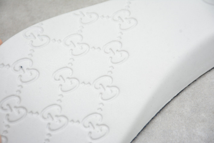 g*u*i ace embroidered low-top sneaker e2284