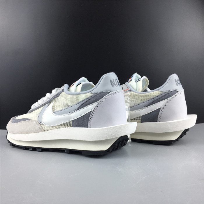 nike ld waffle sacai summit white bv0073-100