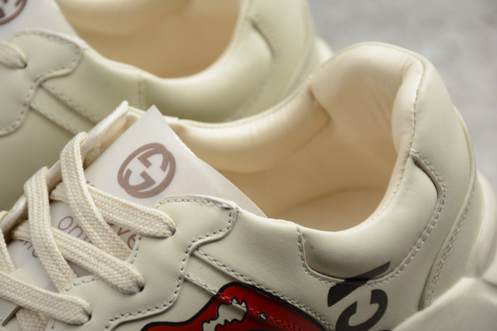 g*u*i ace embroidered low-top sneaker e2279