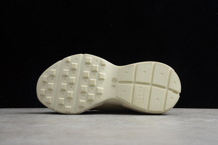 g*u*i ace embroidered low-top sneaker e2279