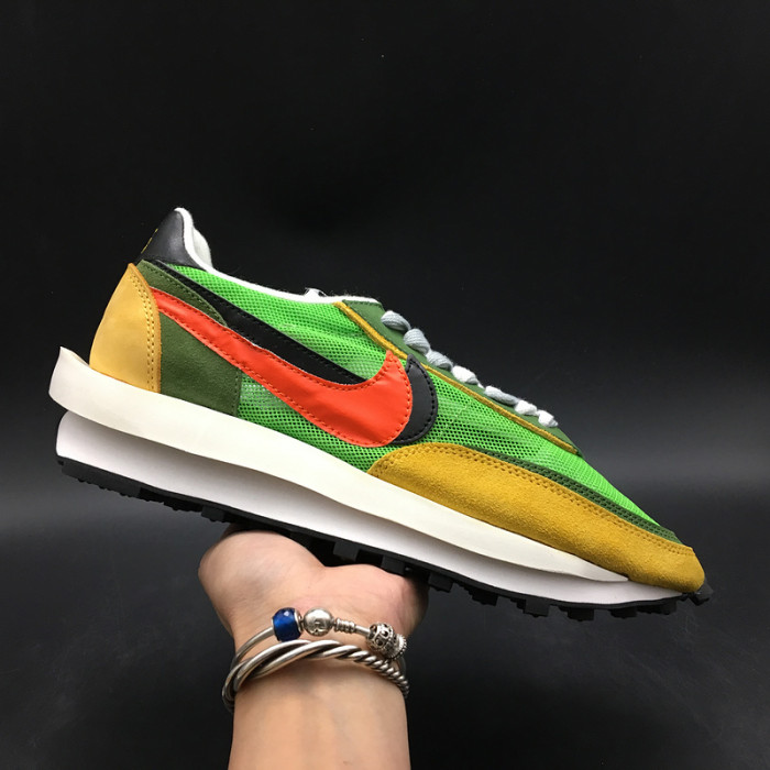 nike ld waffle sacai green gusto bv0073-300