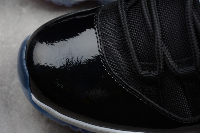 air jordan 11 retro low infrared 23 528895-023