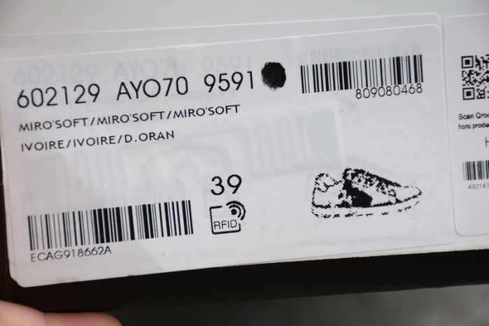 g*u*i ace embroidered low-top sneaker e2270