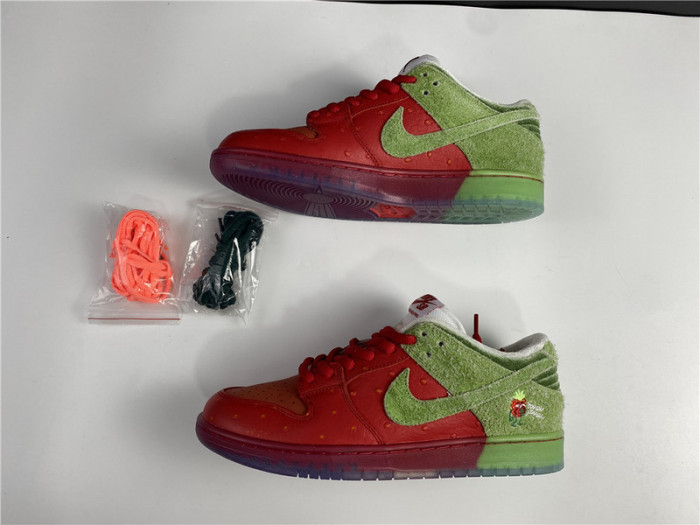 nike dunk low “strawberry cough“ cw7093-601