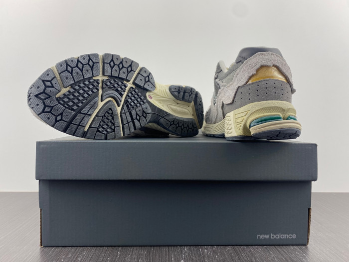 new balance 2002r protection pack m2002rda