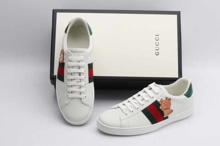 g*u*i ace embroidered low-top sneaker e2316