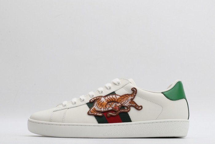 g*u*i ace embroidered low-top sneaker e2314