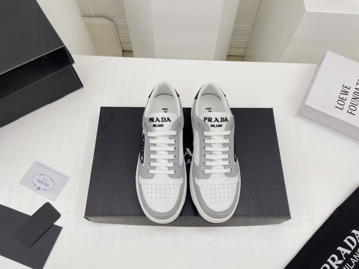 pra*a sneaker p017