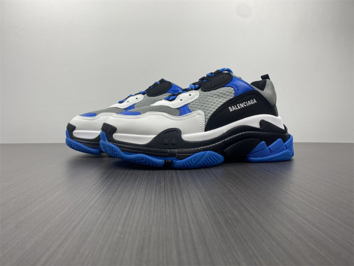 Ba*len*cia*ga triple s sneaker w2ca1 4124