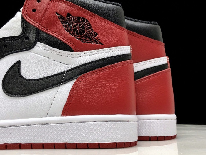 air jordan 1 retro high og black toe 555088-125